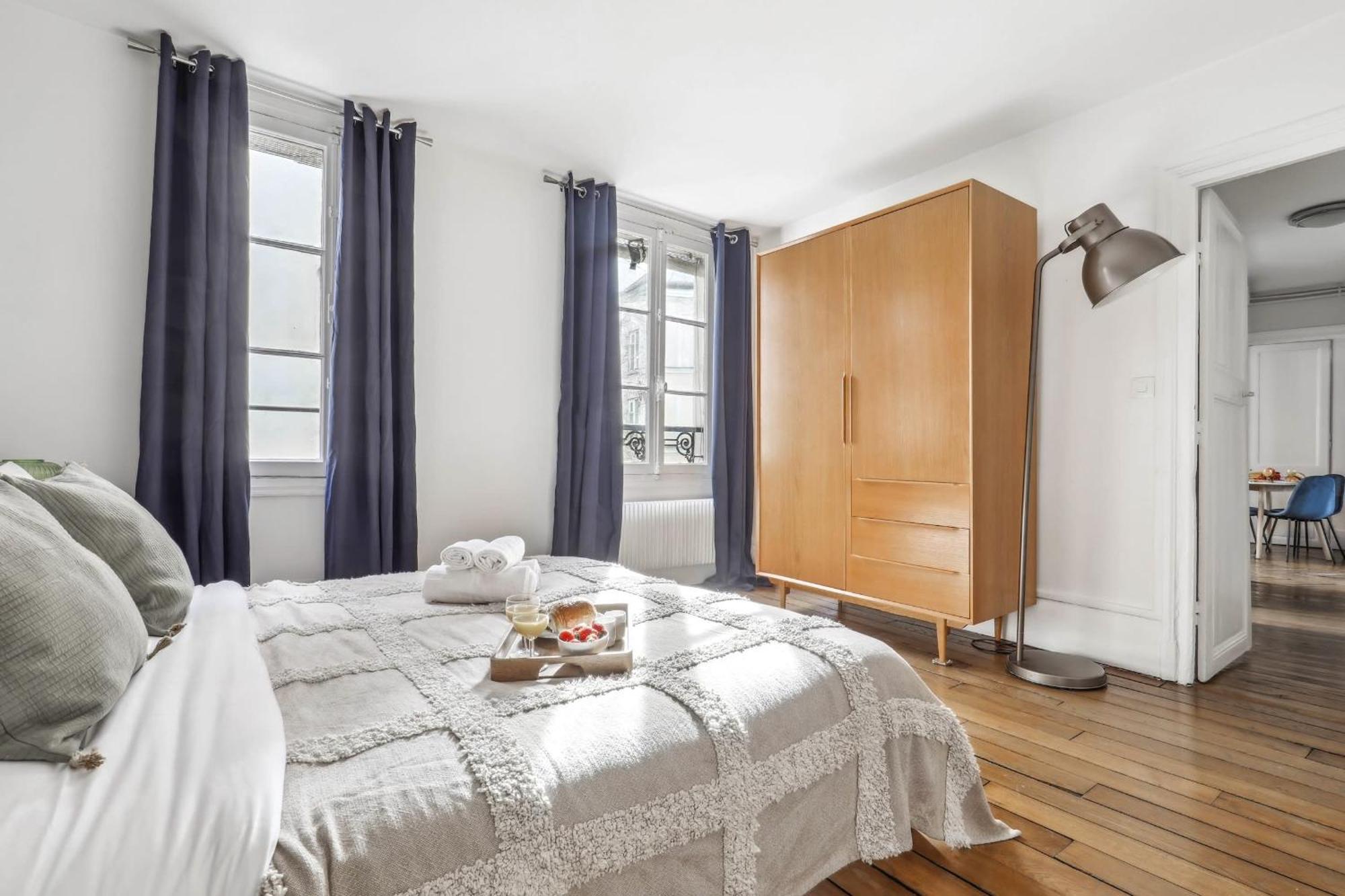 Le Marais 1Br Place Saint Париж Экстерьер фото
